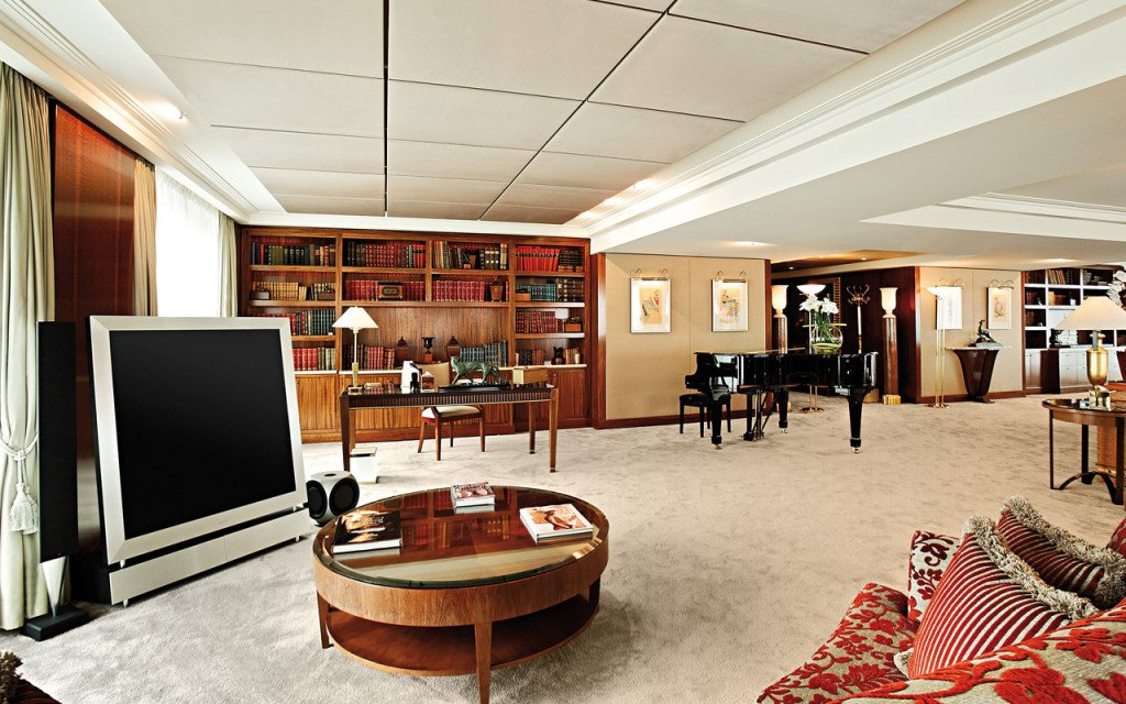 #4.President Wilson Hotel, Geneva, Switzerland – Price per night:$31,500