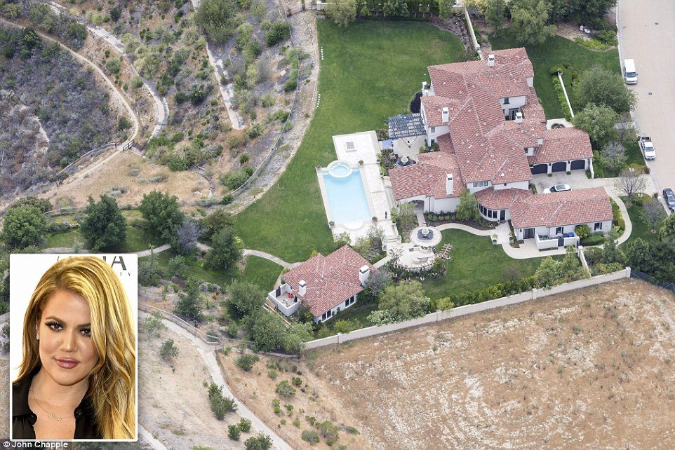 Justin hogy Khloe: Khloe Kardashian vásárolta meg a birtokot Calabasas pop-csillagos Justin Bieber tavaly, és tartja a gyep trip-csúcsformában 